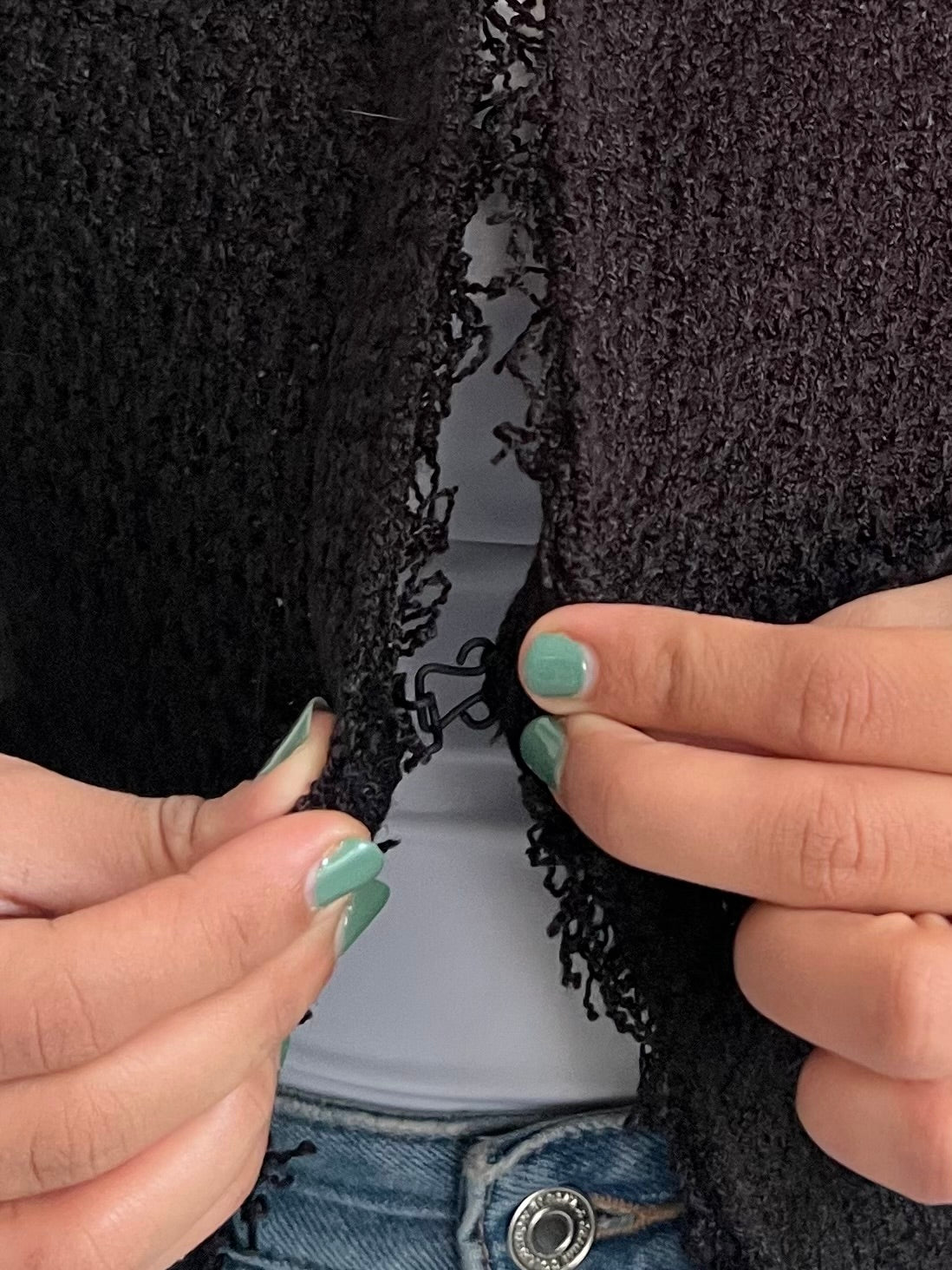 Cozy Woollen Sweater with Metallic Details BLACK