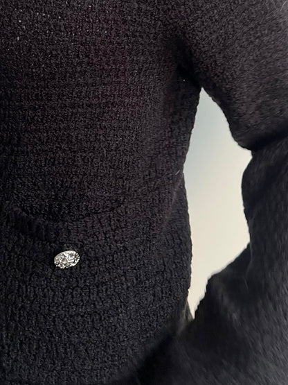 Cozy Woollen Sweater with Metallic Details BLACK